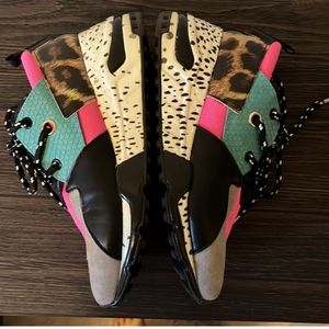 Steve Madden sz 7 multi pattern